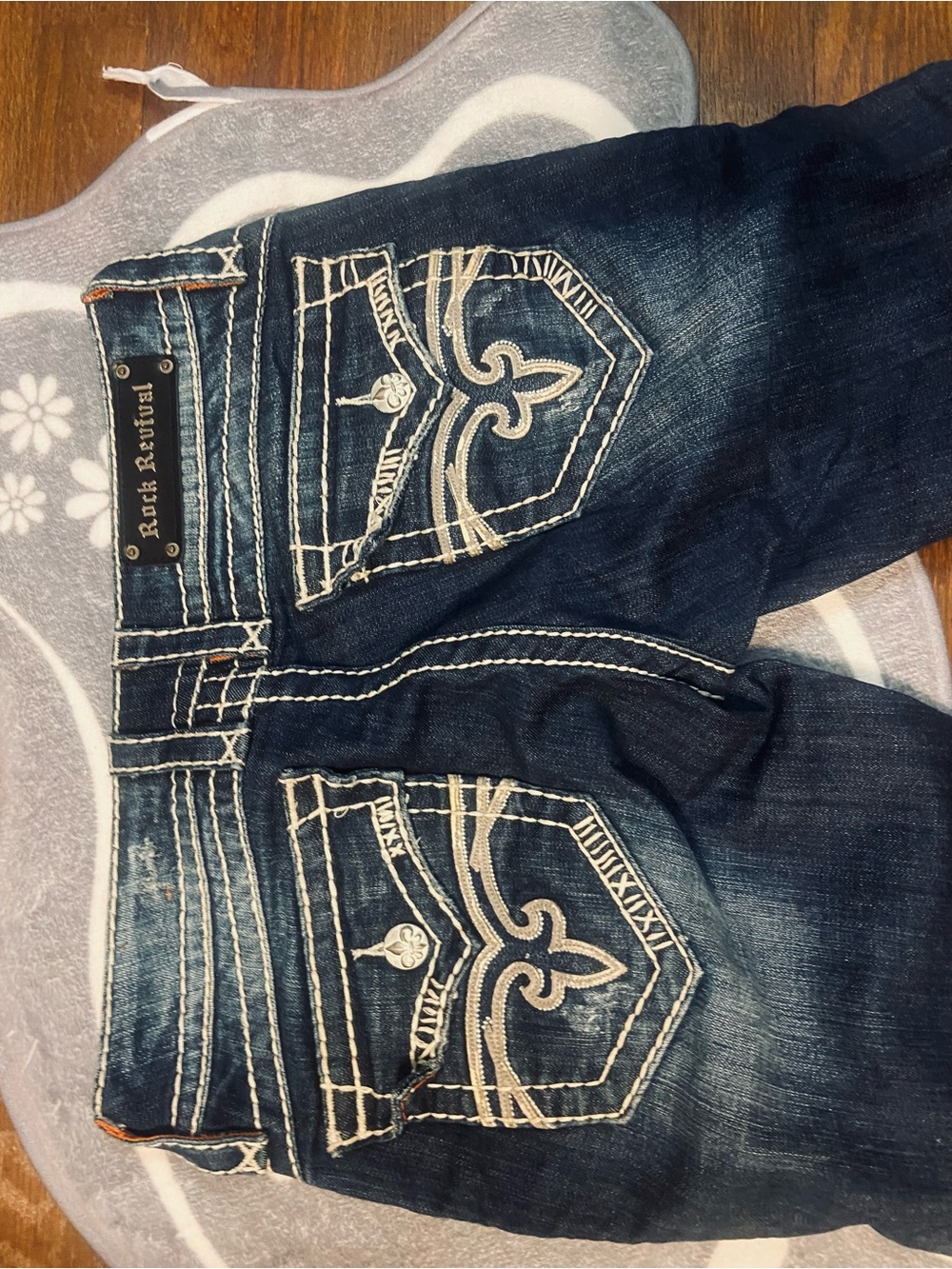 Rock Revival Capri Jeans with Contrast Embroidery